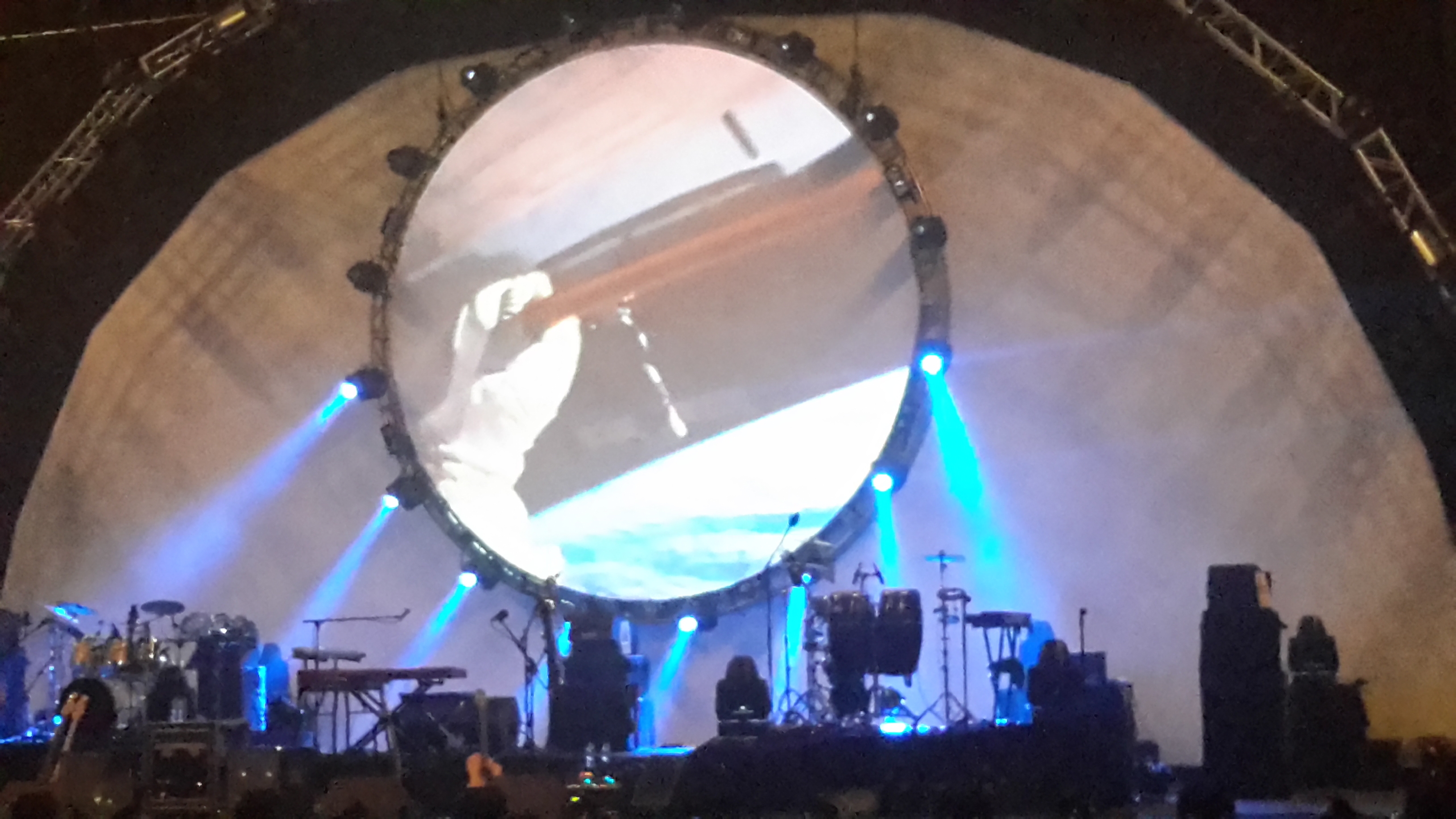 BritFloyd2014-11-25WembleyArenaLondonUK (1).jpg